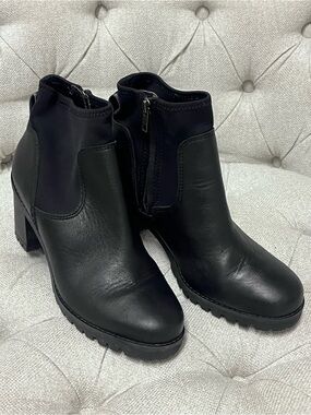 UGG Leather Ankle Boots - Like New